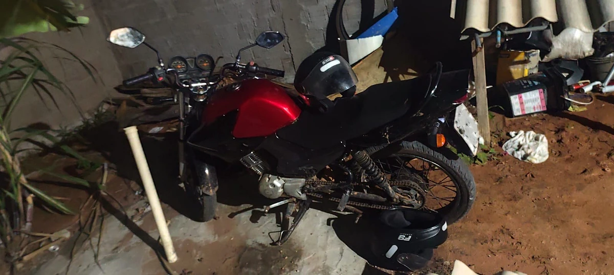 Motocicleta utilizada no crime.